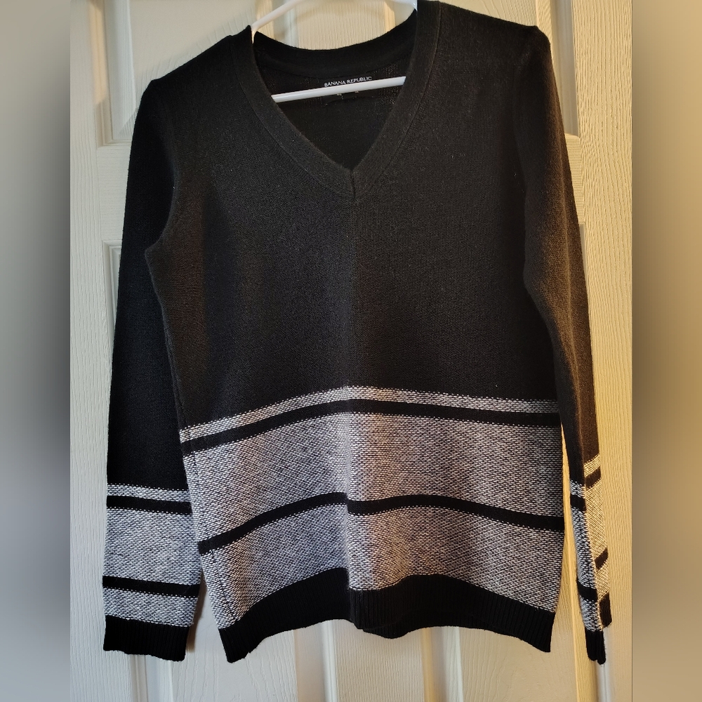 Banana Republic Sweater size S